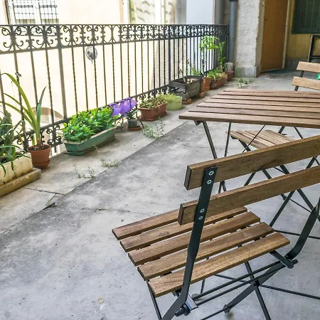 Sas Apartment *